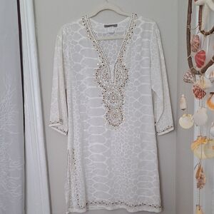 Chic White Embellished Women's Tunic